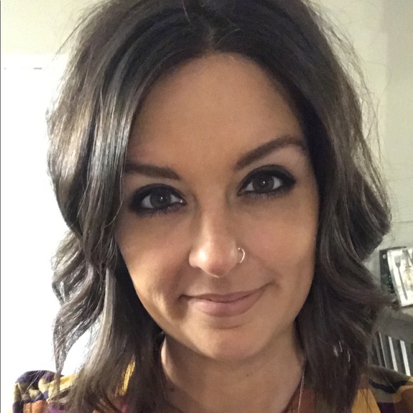 Meet your Posher, Halee - Picture 1 of 1